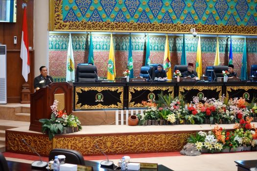 Pemprov Riau Sampaikan Ranperda Pertanggungjawaban APBD 2025 ke DPRD